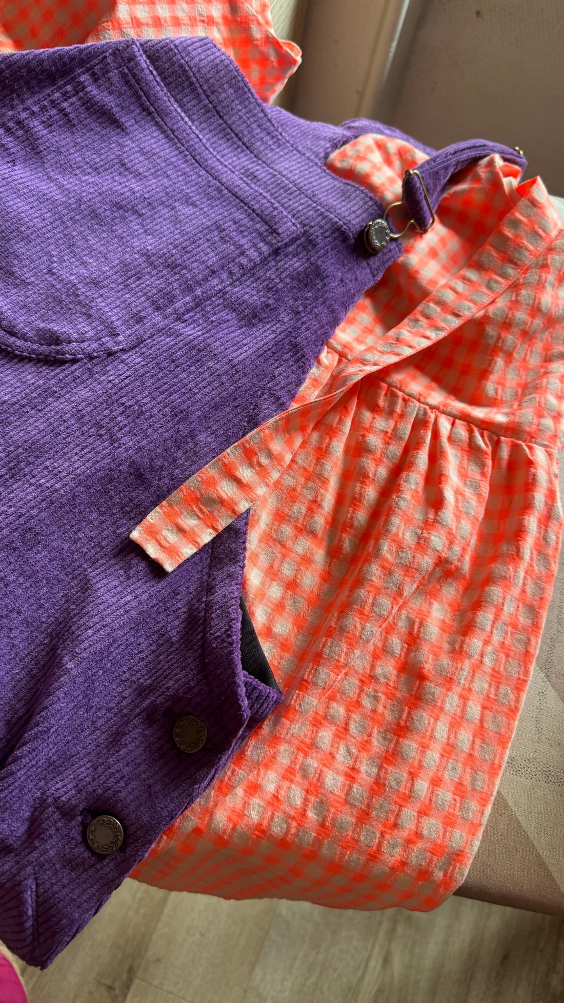 De l’idée au vêtement fini : comment je crée une pièce Socrate est une fille